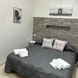 apt-dany-house.taorminaitalyhotels.com/
